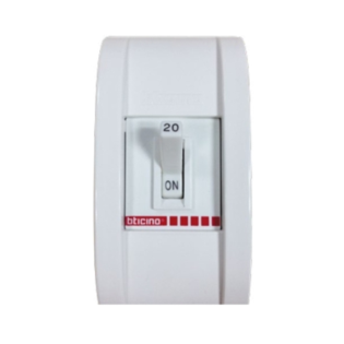 مفتاح تكييف ماتيكس 40 امبير أبيض بيتشينو